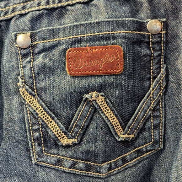 Wrangler Mae Premium Patch Low Rise Boot Cut Jeans  Sz  3/4 x 34 - Picture 9 of 9